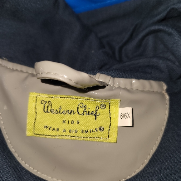 Batman Rain coat - Picture 2 of 4